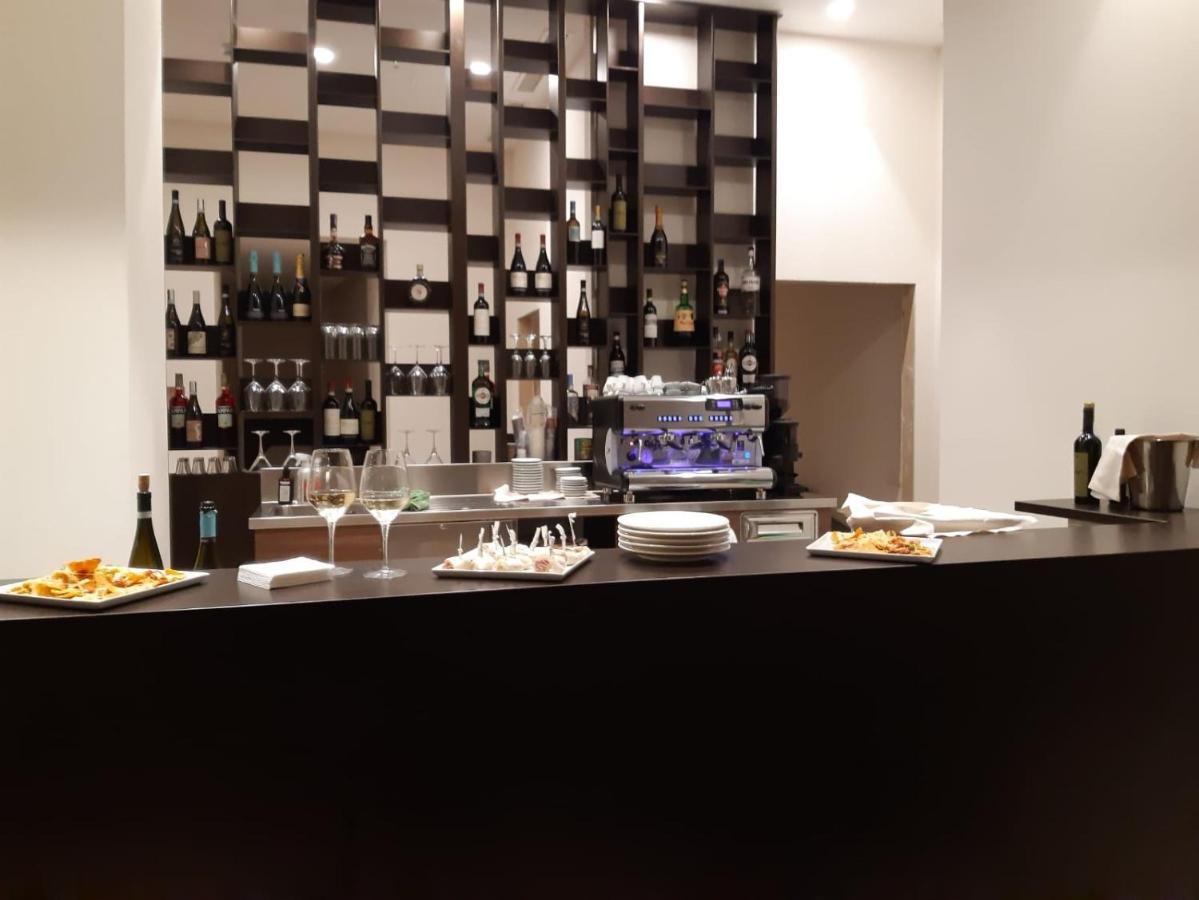 Boutique Hotel Touring Verona Esterno foto