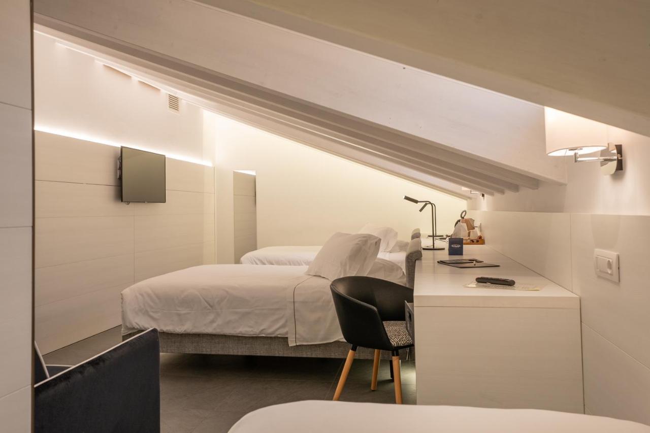 Boutique Hotel Touring Verona Esterno foto
