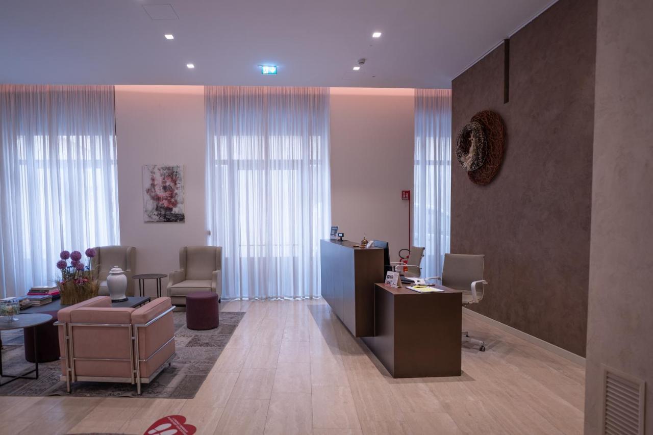 Boutique Hotel Touring Verona Esterno foto