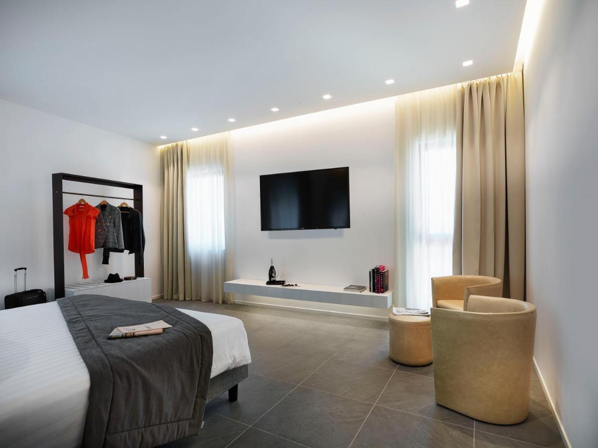 Boutique Hotel Touring Verona Esterno foto