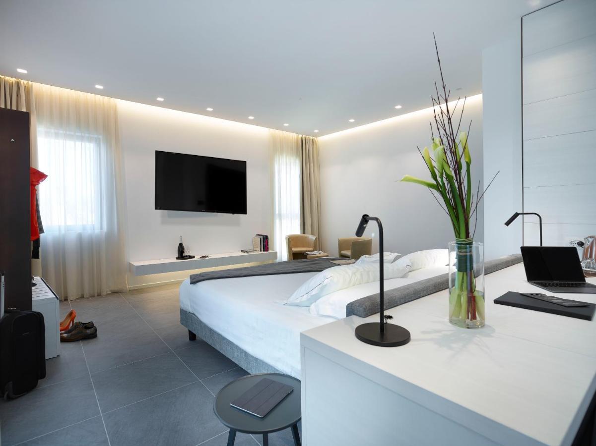 Boutique Hotel Touring Verona Esterno foto